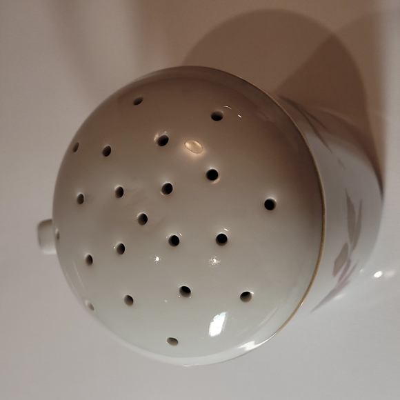 (#1)Royal worcester evesham gold sugar &Cinnamon shaker 5"-4.5" - Picture 2 of 4